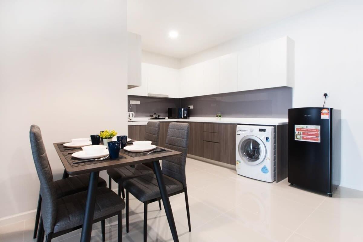 Modern, High Floor Suasana Suites 05 In Jb Johor Bahru Extérieur photo